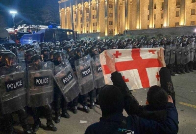 В Грузии полицейские применили слезоточивый газ против демонстрантов